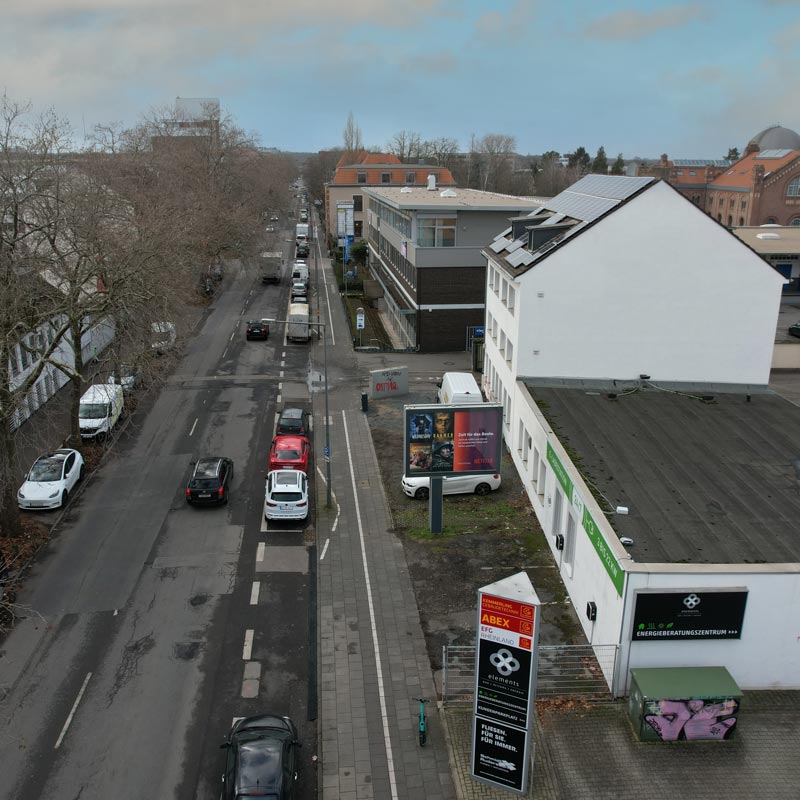 Sicht auf die Werbetafel Köln Widdersdorferstraße